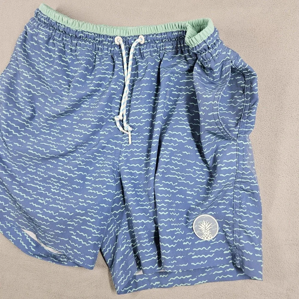Chubbies Swim Trunks Mens Medium 5.5 Inch Inseam Swim Shorts Mesh Liner FLAW